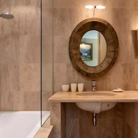 Chalet Greyndl Elegant Mountain Sanctuary 木屋